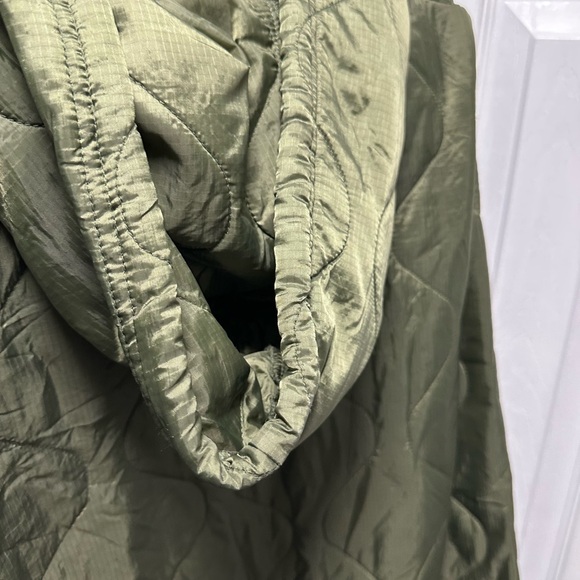 Green Quilted Hoodie - Picture 3 of 4